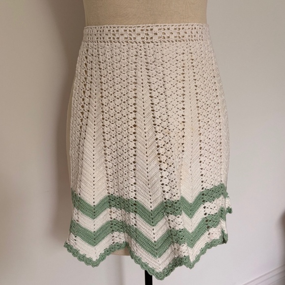 Vintage Crochet cream and green Chevron Apron - Picture 3 of 10